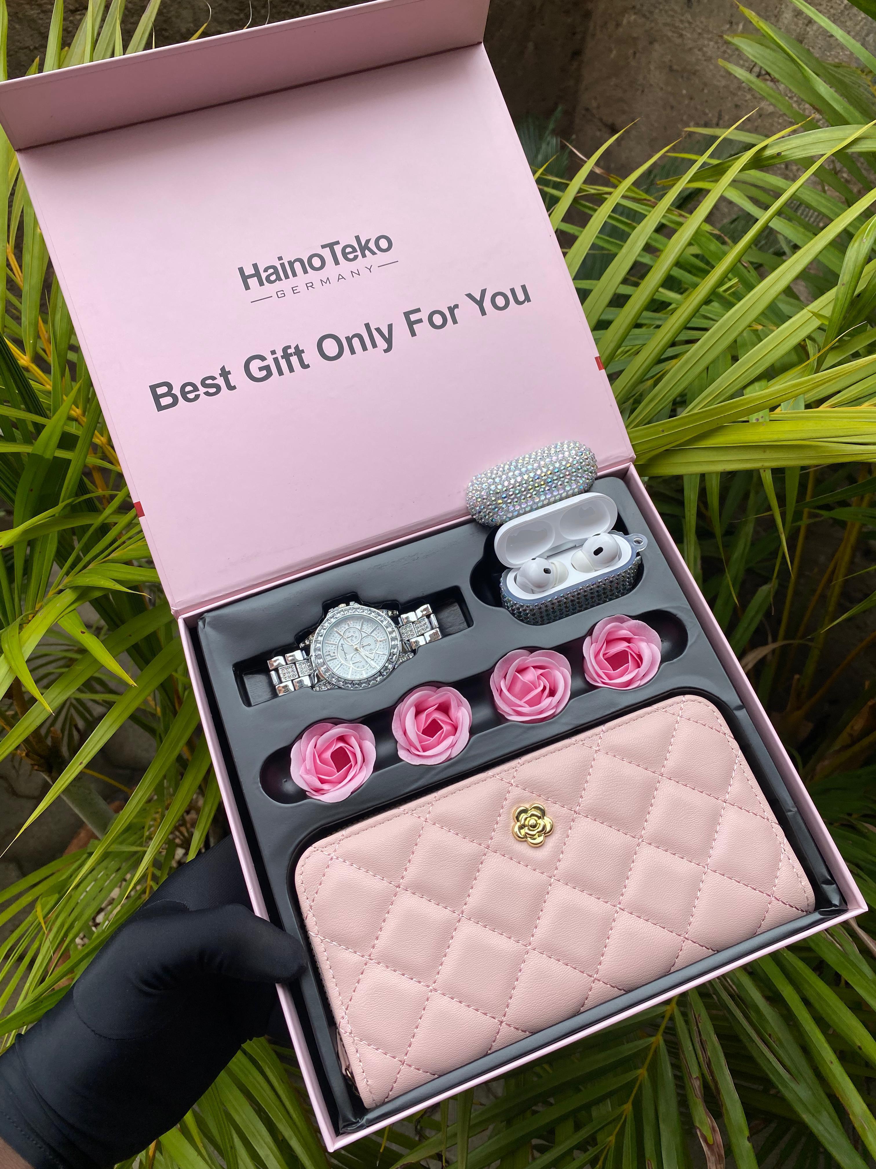 🌹❤️VALENTINES LADIES GIFT PACK 🌹❤️💐High Quality Earbuds 💐Ladies Watch 💐Purse/Wallet💐Preserved Roses💐Gift Card & Gift Bag 🥰Pink&Black