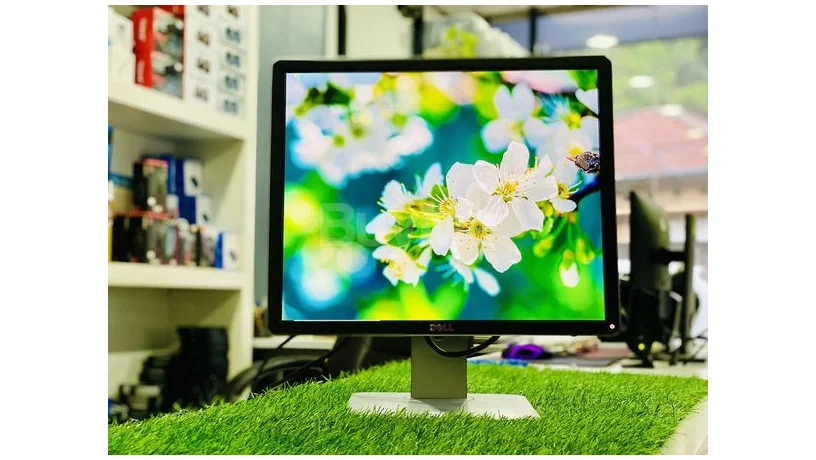 NEW!!! Refurbished Dell P1917S 19-Inch Square Monitor with HDMI: Crisp 19″ Square Display
