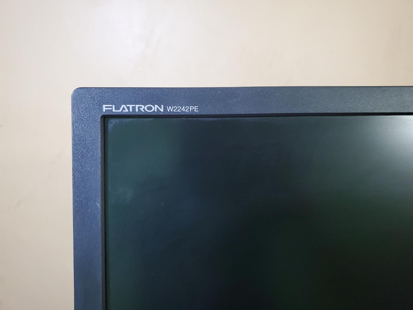 LG Flatron W2242PE 22-Inch Widescreen LCD Monitor – Refurbished, 1680x1050 Resolution, Fast 5ms Response Time, VGA + DVI Input