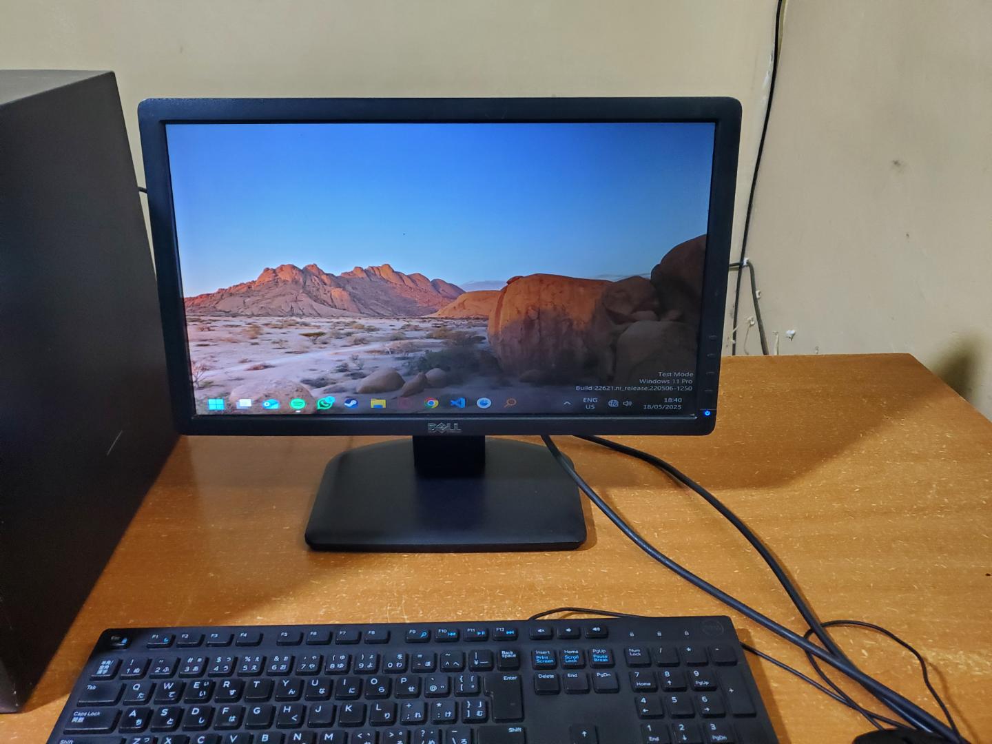 Dell E1912HC 19-Inch LED Monitor – Refurbished, 1366x768 HD Resolution, VGA & DVI, Energy-Efficient Display