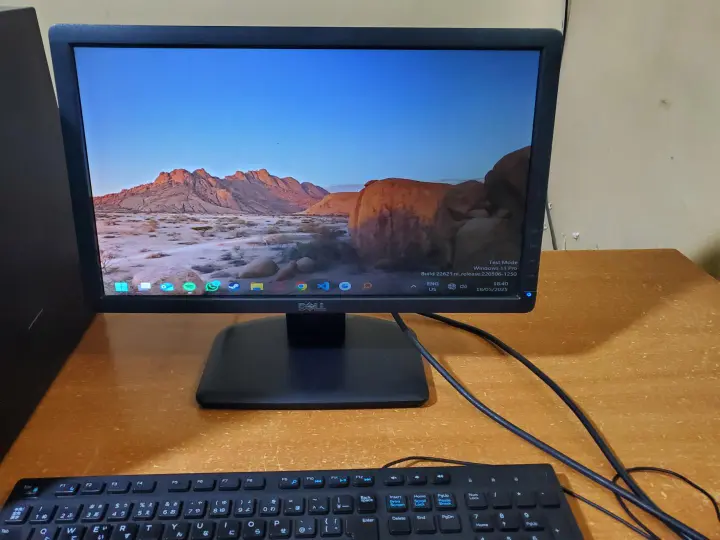 Dell E1912HC 19-Inch LED Monitor – Refurbished, 1366x768 HD Resolution, VGA & DVI, Energy-Efficient Display