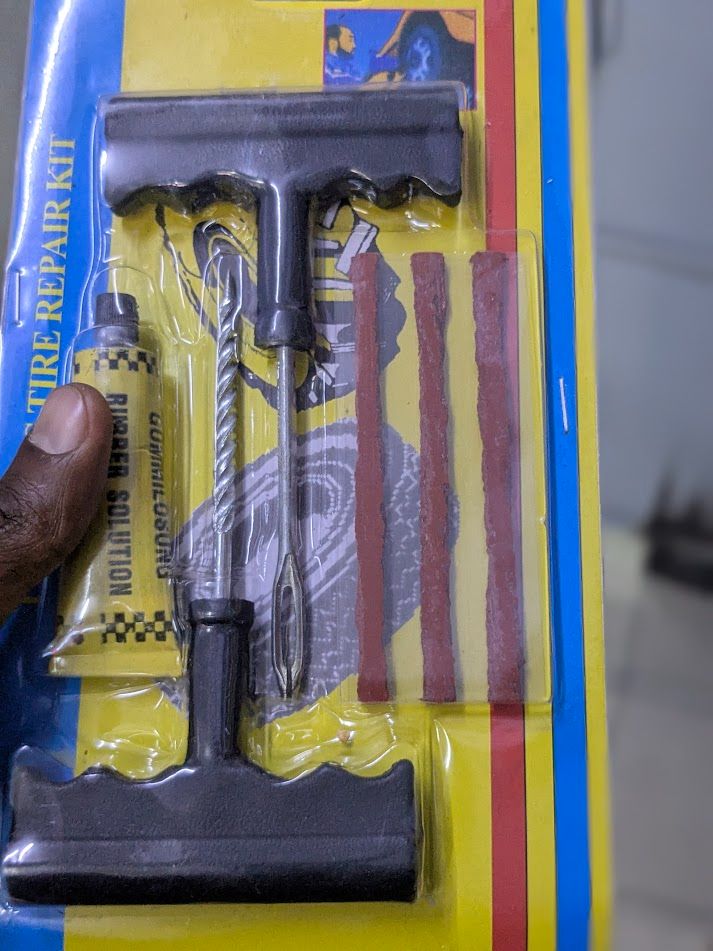 Tubeless Bike Tire Tool, Repair Kit and Sealant Injector Syringe Set with Valve Removal Tool Kit