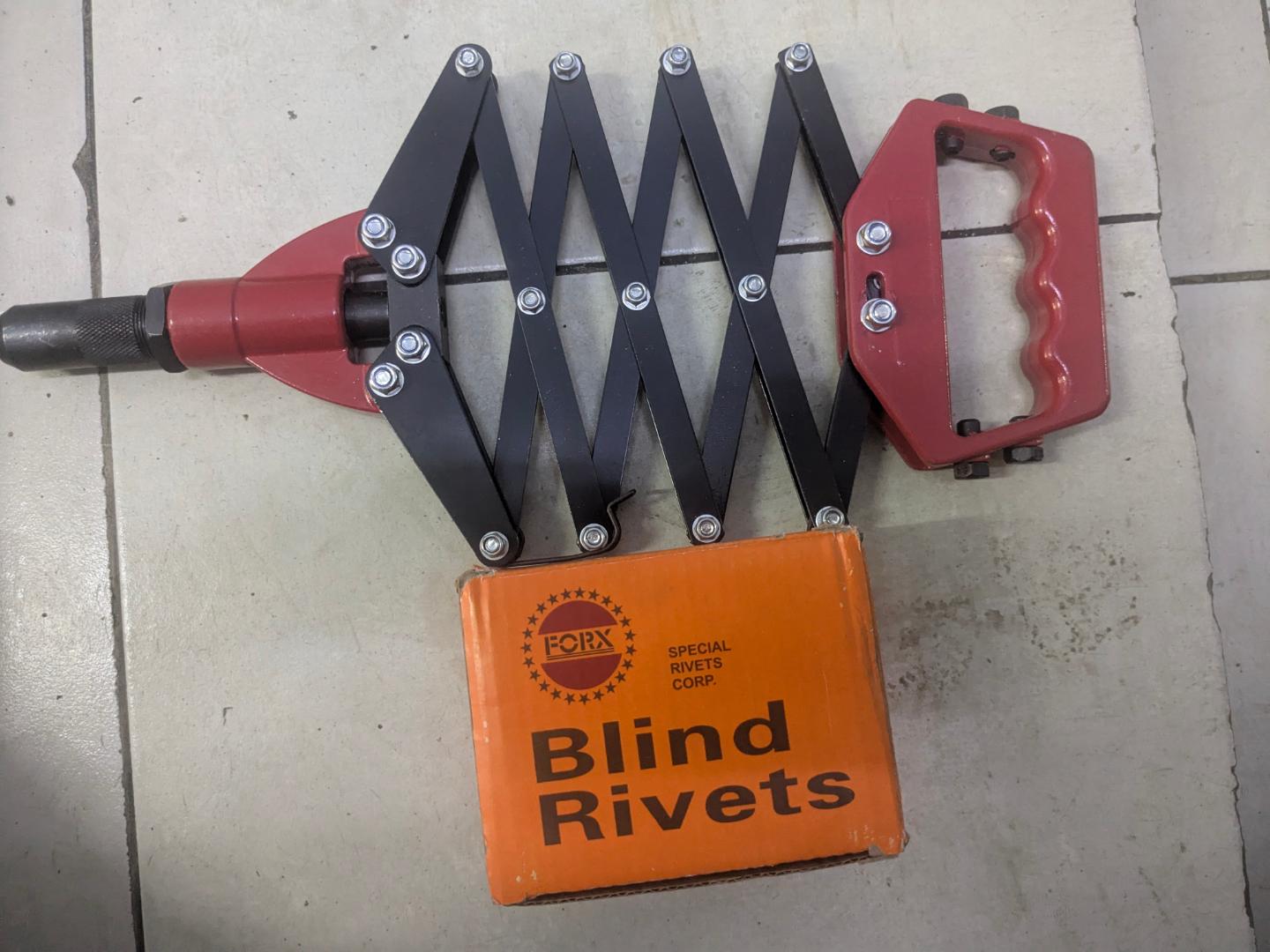 Blind Rivets (5×12mm (500 Pcs) + Heavy-Duty Riveting Gun