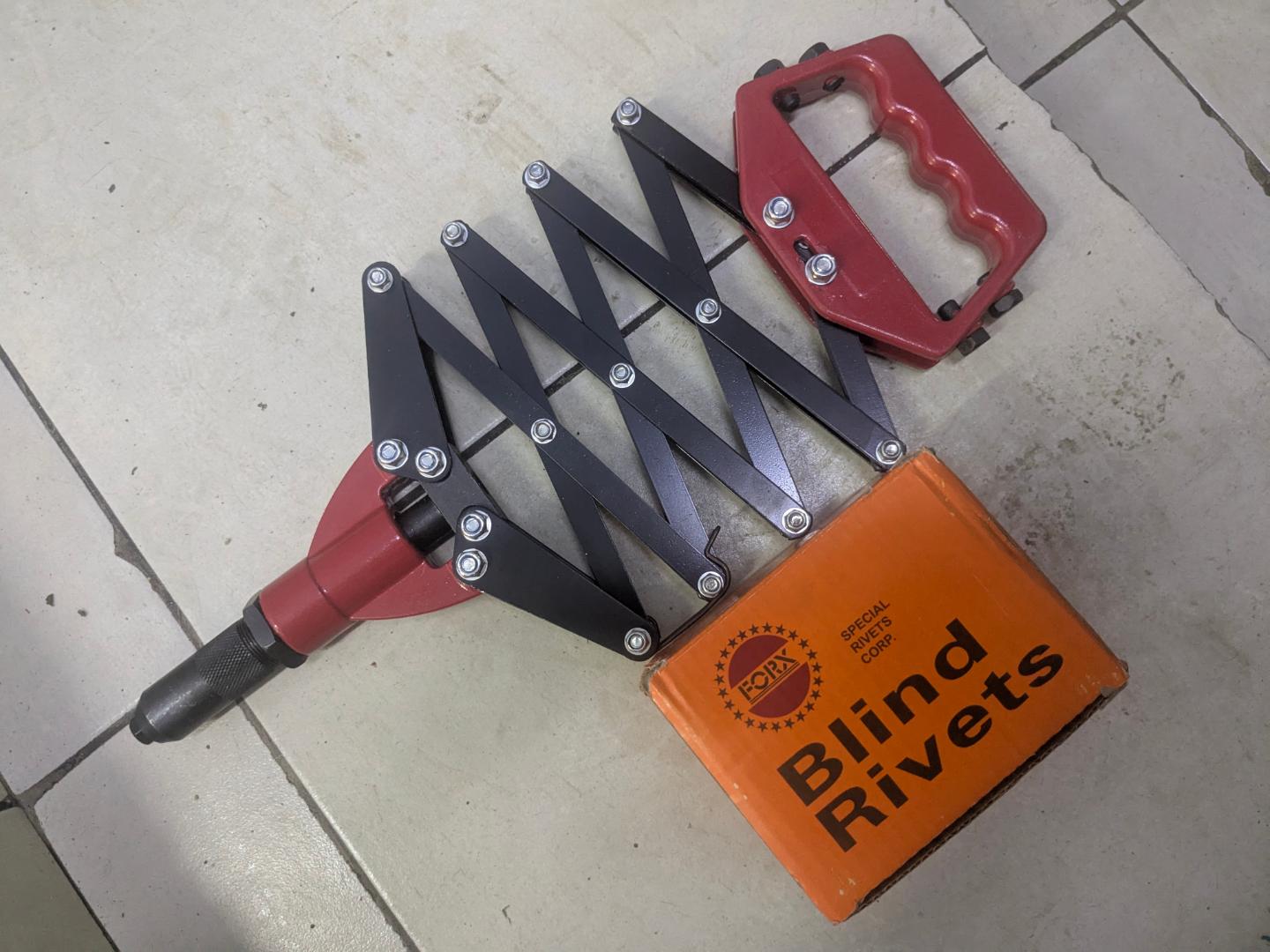 Blind Rivets (5×12mm (500 Pcs) + Heavy-Duty Riveting Gun
