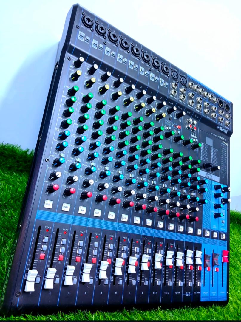 Yamaha MG16XU 16-channel Plain Mixer with USB and FX
16-Channel mixer Church Mixer