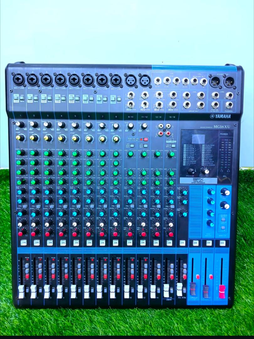 Yamaha MG16XU 16-channel Plain Mixer with USB and FX
16-Channel mixer Church Mixer