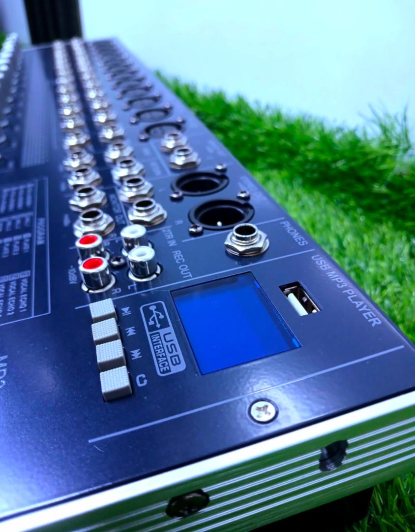 Soundcraft Smx1200 professional audio plain mixer 12channel