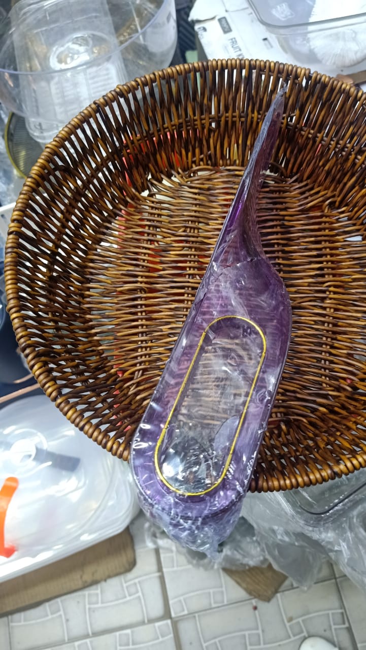 ACRYLIC BED SPREAD TOOL BED SHEET TUCKER TOOL FOR MAKING YOUR BED - SHEET TUCKER TOOL TO HELP PROTECT YOUR BACK, NAILS & MORE - TUCKER FOR FITTED AND FLAT SHEETS AND DUVETS - MATTRESS TUCKER TOOL PADD