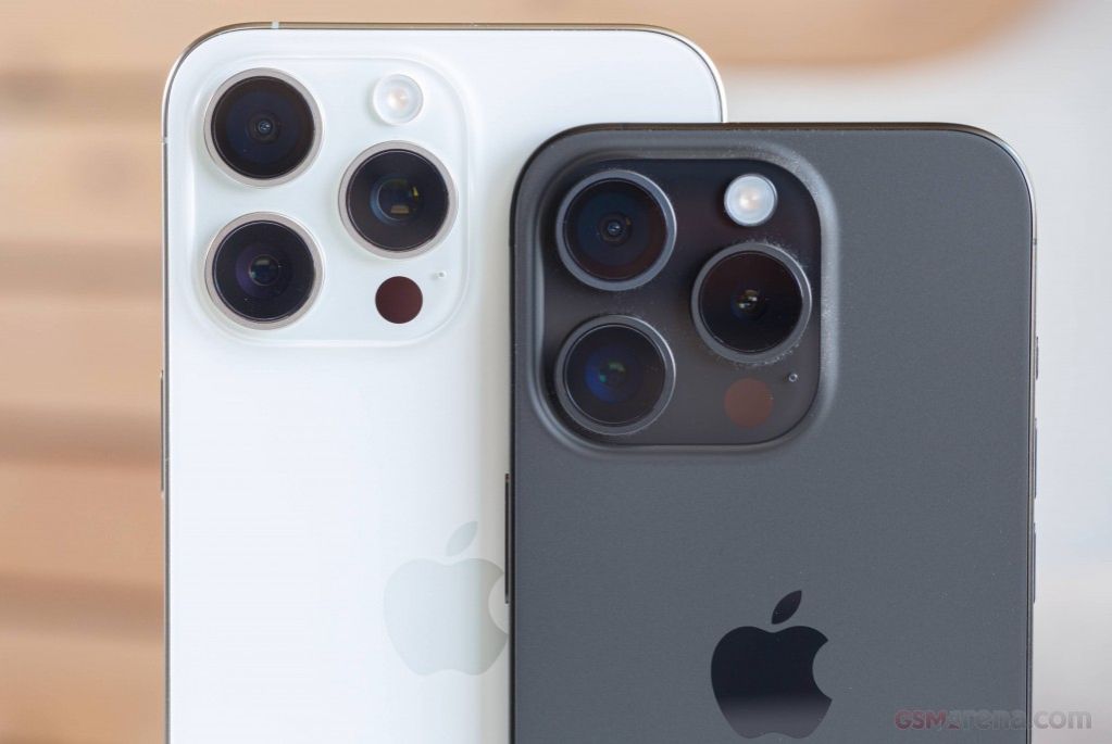 Apple iPhone 15 Pro -  5G Smartphone 6.1" Super Retina XDR A17 Pro Chip iOS 17 USB-C Titanium Frame