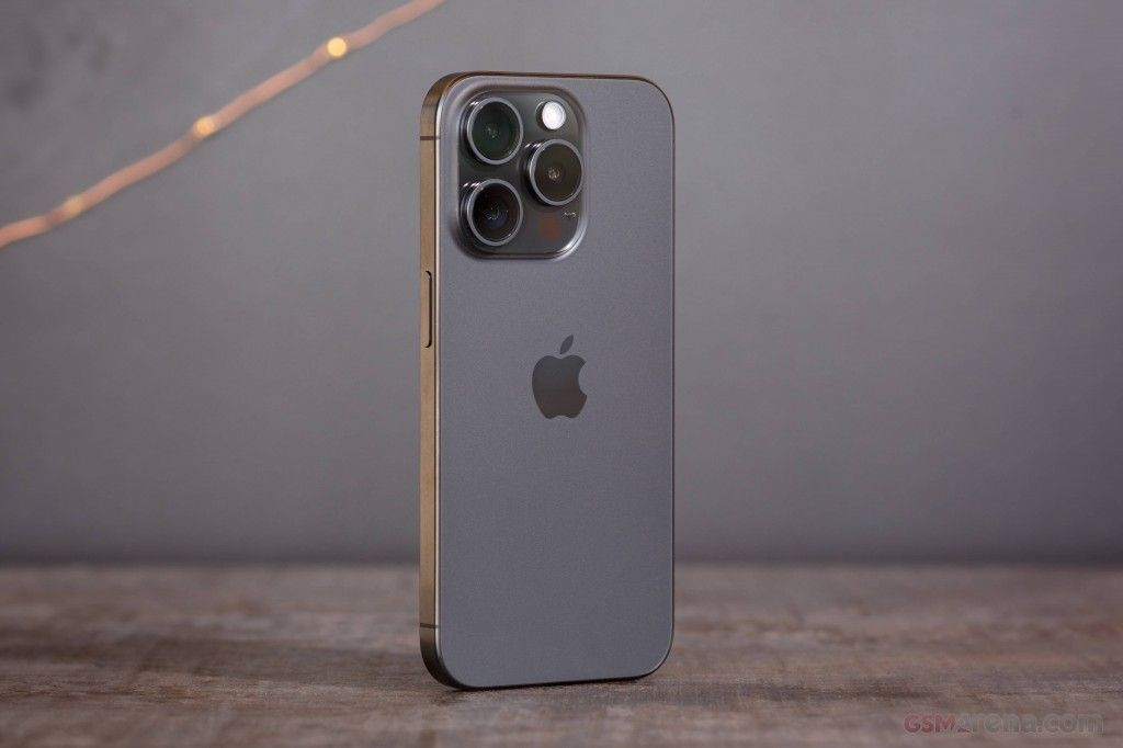 Apple iPhone 15 Pro -  5G Smartphone 6.1" Super Retina XDR A17 Pro Chip iOS 17 USB-C Titanium Frame