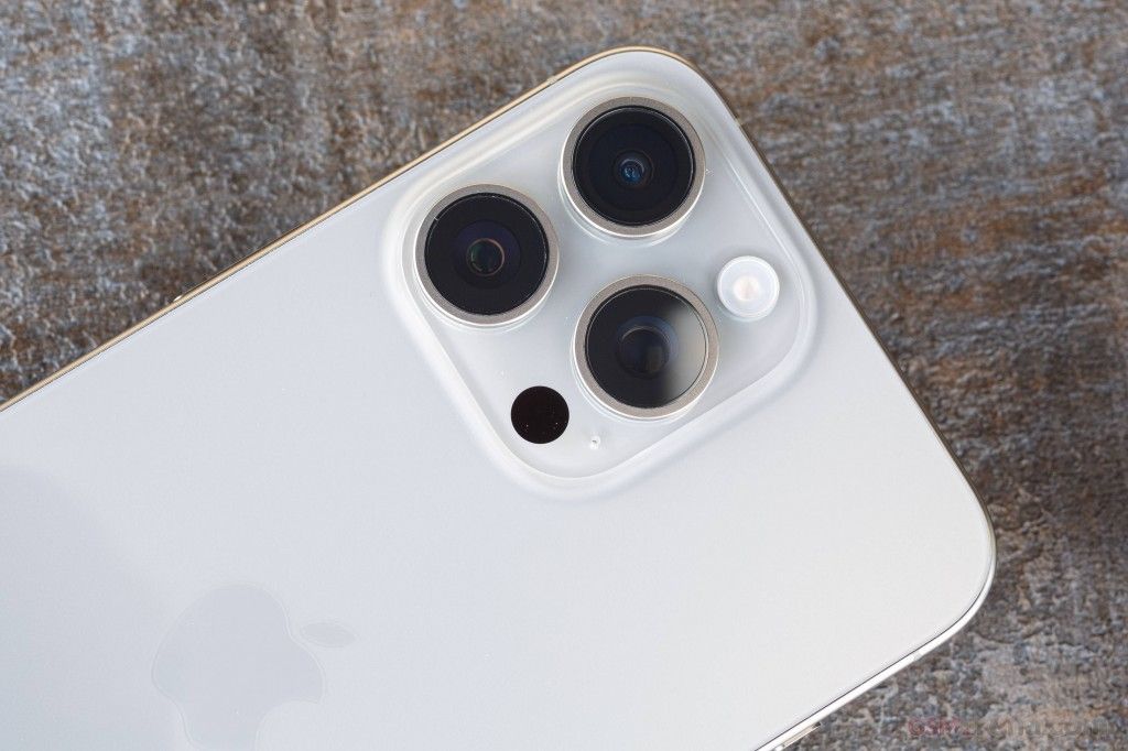 Apple iPhone 14 Pro Max - 5G Smartphone 6.7" Super Retina XDR A16 Bionic. Step into the future of mobile technology with the iPhone 14 Pro Max—Apple’s most advanced and powerful smartphone.