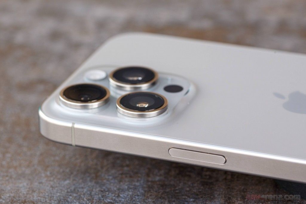 Apple iPhone 14 Pro Max - 5G Smartphone 6.7" Super Retina XDR A16 Bionic. Step into the future of mobile technology with the iPhone 14 Pro Max—Apple’s most advanced and powerful smartphone.