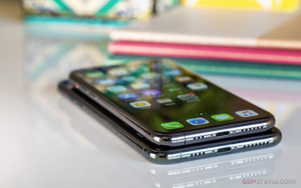 Apple iPhone 11 Pro Max - Capture pro-level shots with the triple 12MP camera setup, featuring ultra wide, wide, and telephoto lenses, Night Mode, and 4K video recording.