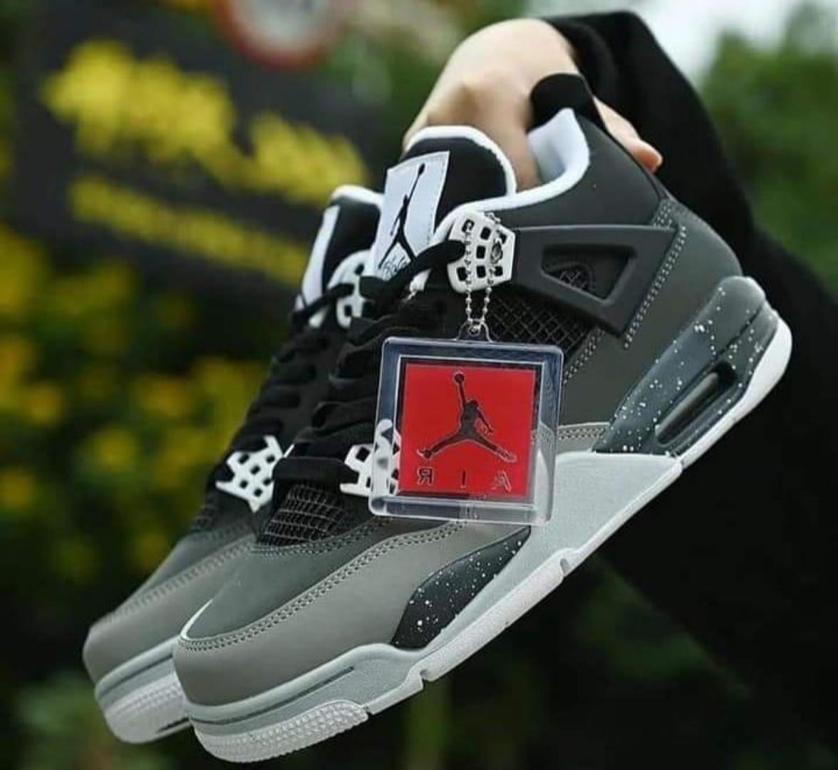 QUALITY AIR JORDAN  4 RETRO FEAR PACK BLACK UNISEX ,HIGH QUALITY SNEAKERS.