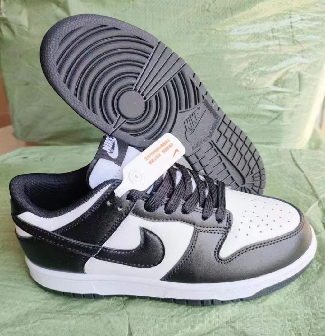 Quality Black Air Jordan 1 Low Retro SB Dunk, Unisex Sneakers (Best Shop for Quality Shoes, Sneakers, Casuals, Boots, Oxfords, Officials and Shoe Accessories)