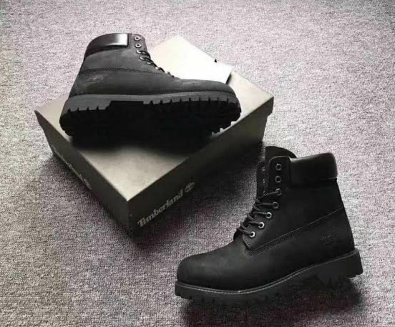 HIGH QUALITY BLACK LEATHER TIMBERLAND BOOTS,  BLACK LEATHER SHOES (BEST SHOP FOR BOOTS LOAFERS, OFFICIALS, CASUALS, SNEAKERS)