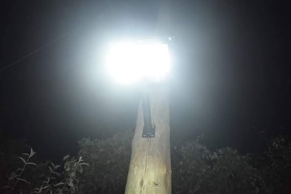 ORIGINAL 300W Dual-Sided Solar Street Light with Motion & Darkness Sensors – Energy-Efficient, Weatherproof LED Outdoor Lighting for Streets, Pathways, and Gardens