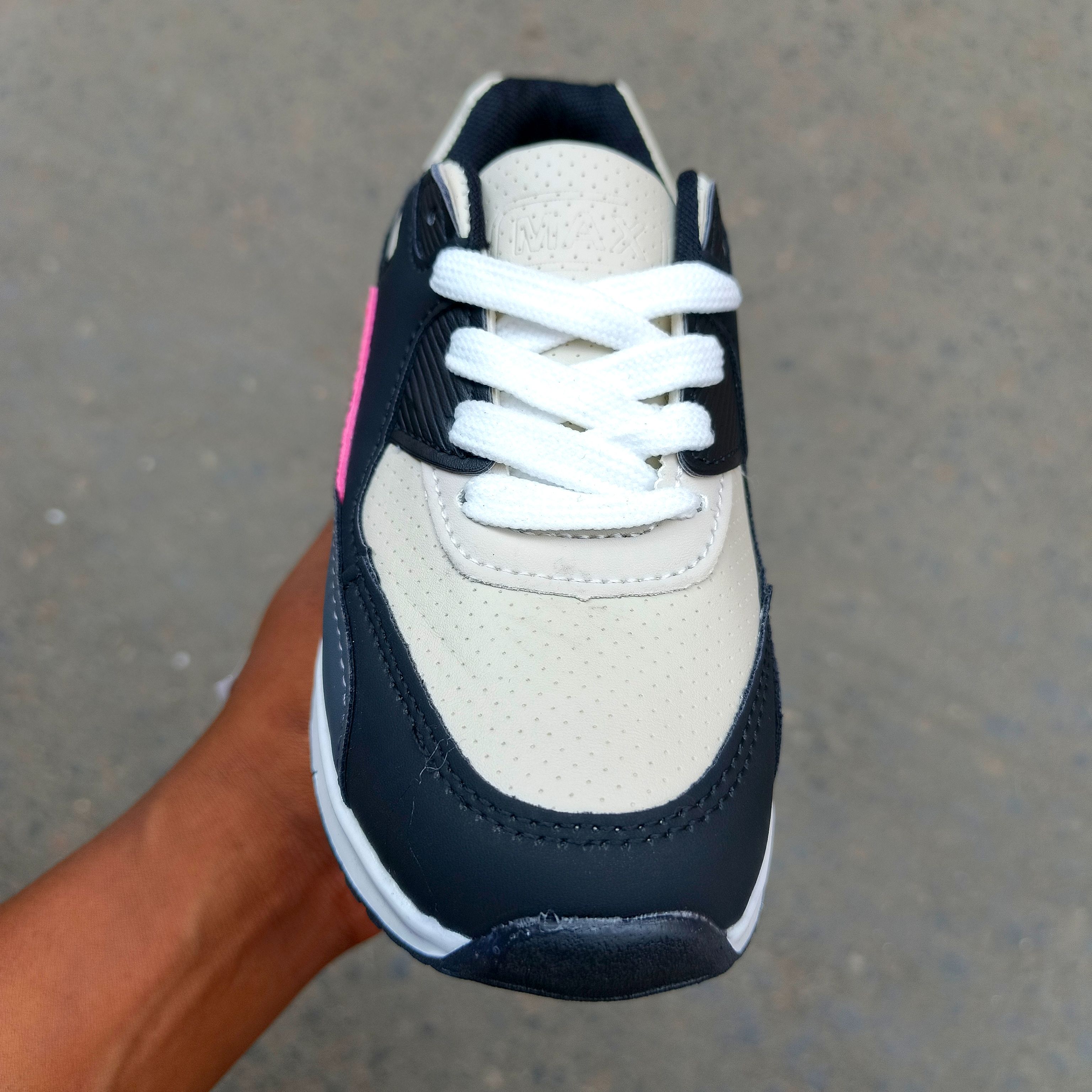 Kids' Max 90° Air Sneakers - Iconic Style and Comfort-Breathable Mesh Upper. For bous and girls. Trendy fashion sneaker, stylish, classic baby shoes.