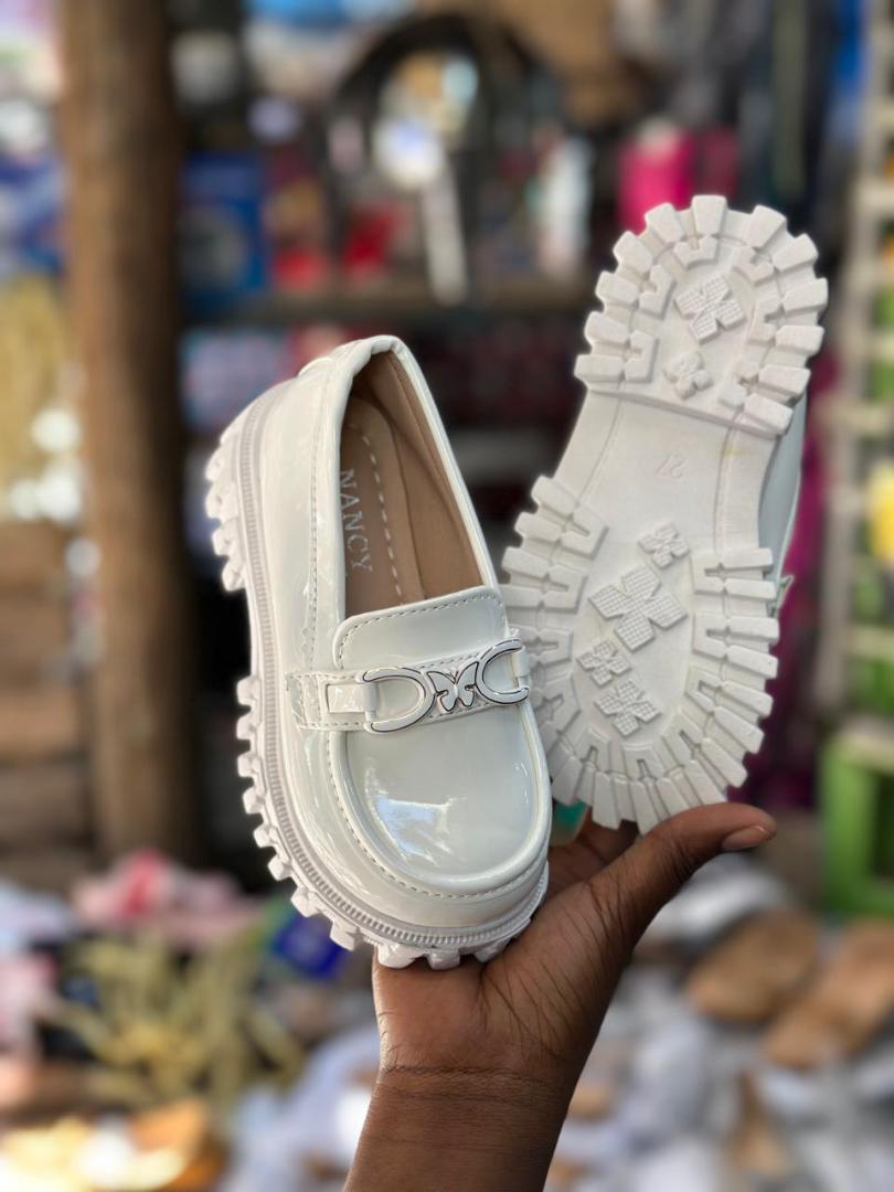 Non-slip chunky heel, mocassin loafer stylish butterfly decor for baby girl.