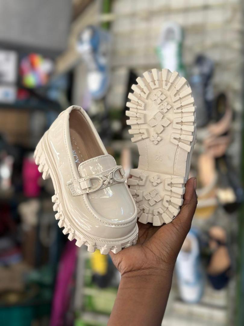 Non-slip chunky heel, mocassin loafer stylish butterfly decor for baby girl.