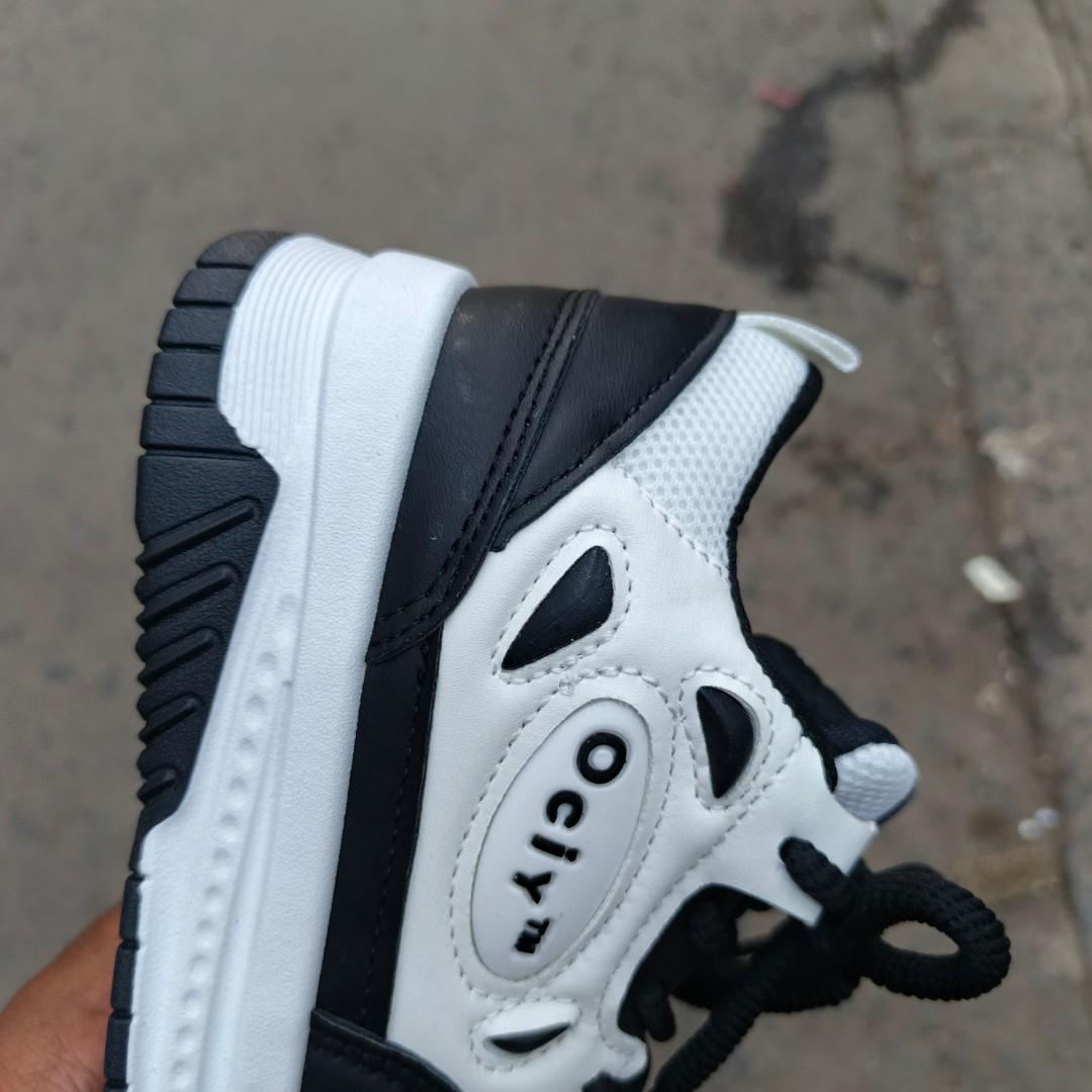 HIGH-CUT sport kid Designer kids Shoes Thick Sole Casual Sneakers Sports.  Vulcanized Sneakers, chunky laces sport shoes. Boys and girls sneaker sport shoes.