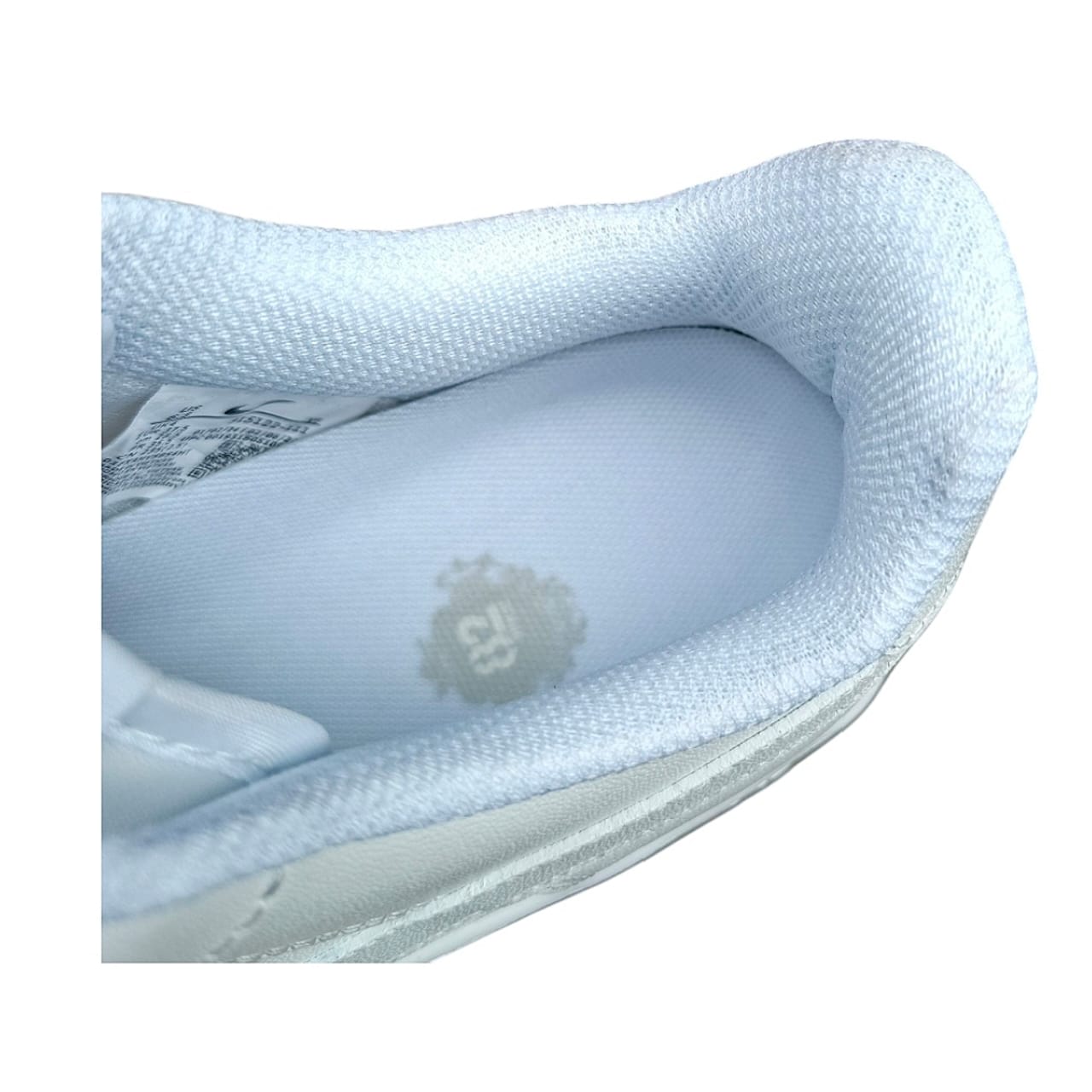 airforce 1, white sneakers. Leather shoes for both boys and Girls, ladies white shoes. Fashionable and elegant sneaker.