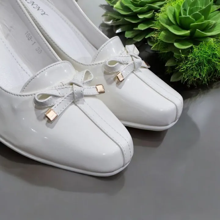 Women shoes high heel pumps. Party round Toe polyurethane leather. Classic all White official shoes for women.