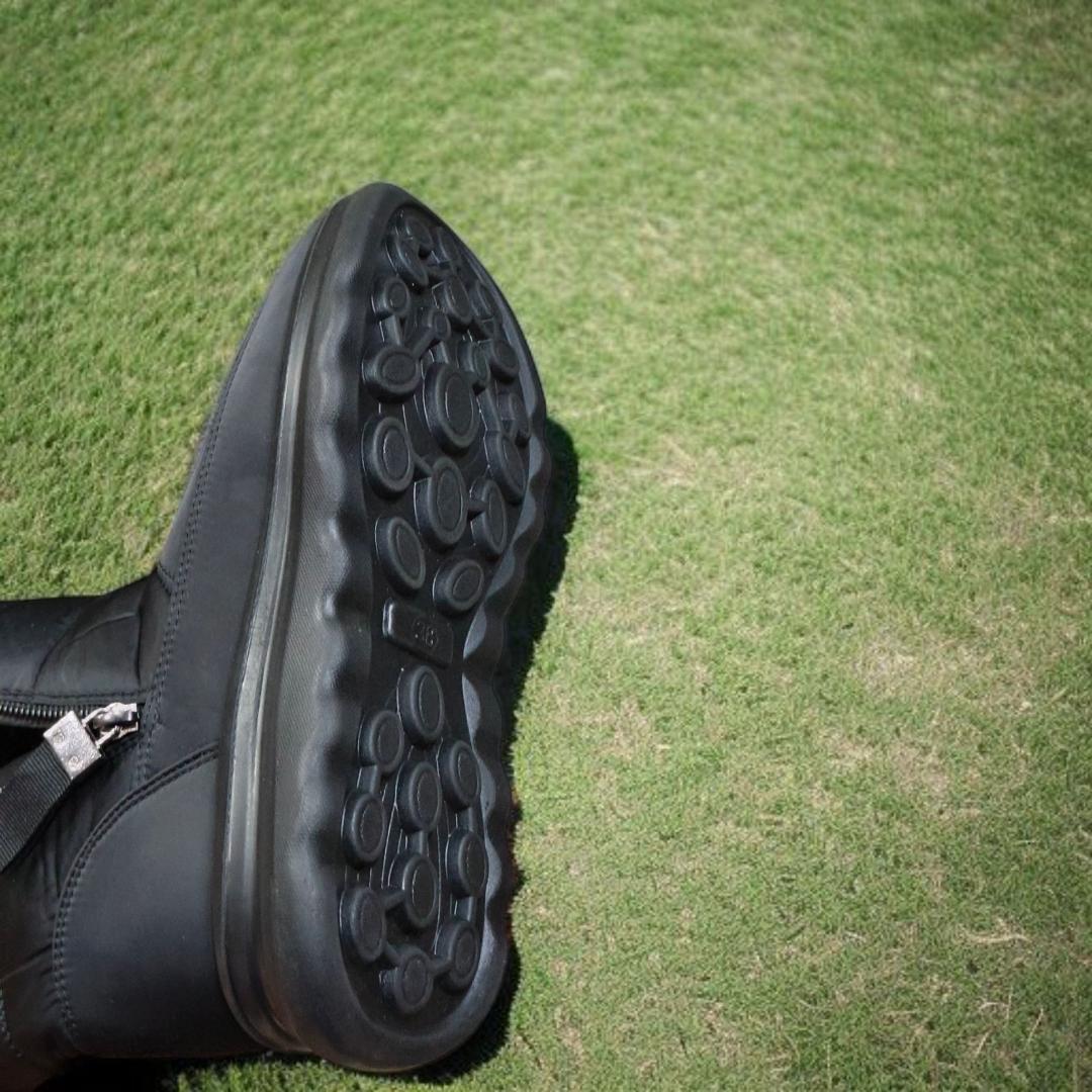 Women warm boots, Fashion ladies boots. Ankle boots, waterproof shoes. Women zipper boots. Flat casual winter boots.