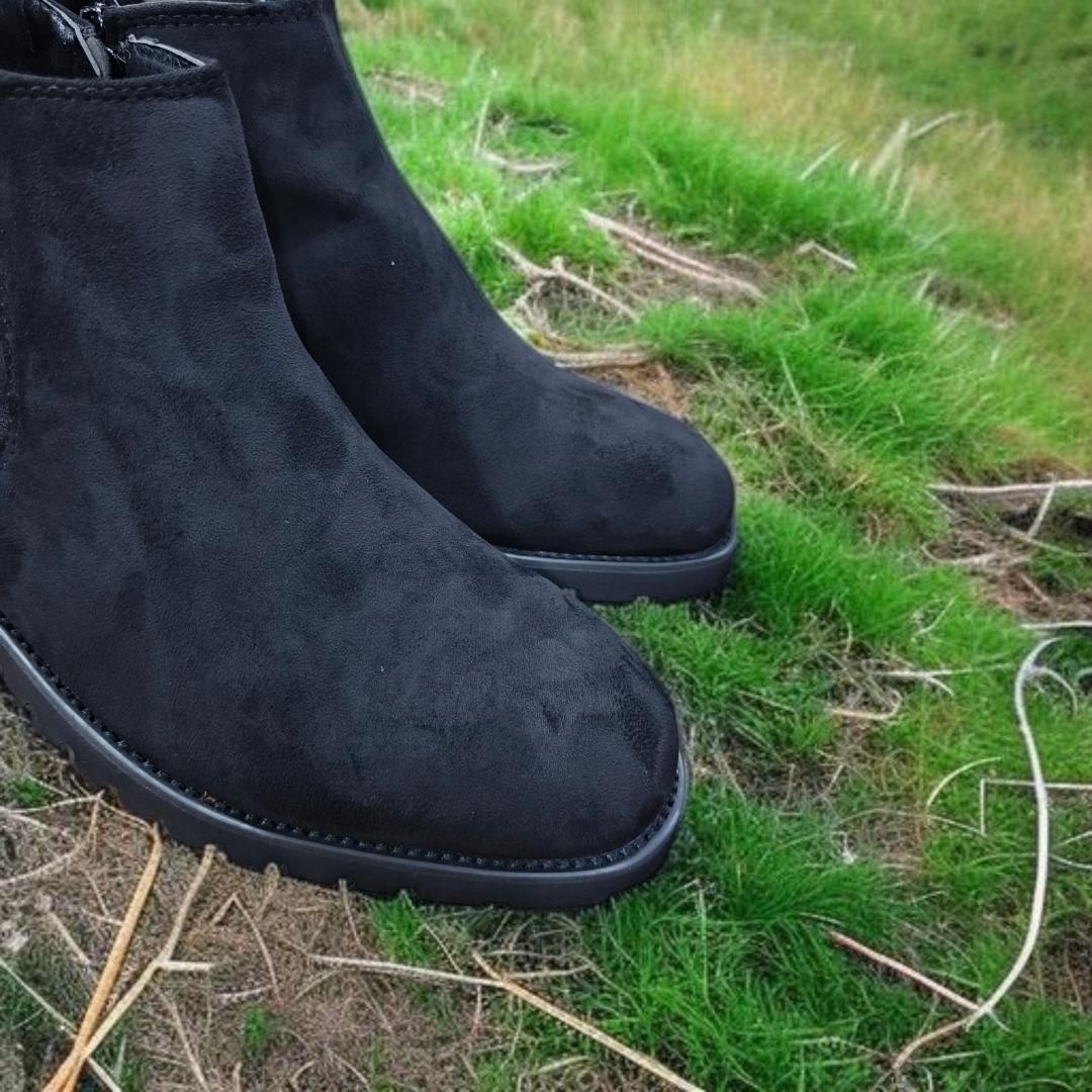 Men's black Suede Chelsea Boots. High-Quality black Suede Ankle Boots. Elegant Men's Chelsea Boots. Comfortable, Versatile, Luxurious,Durable & Stylish Suede Ankle Boots. Casual & Formal Boots.