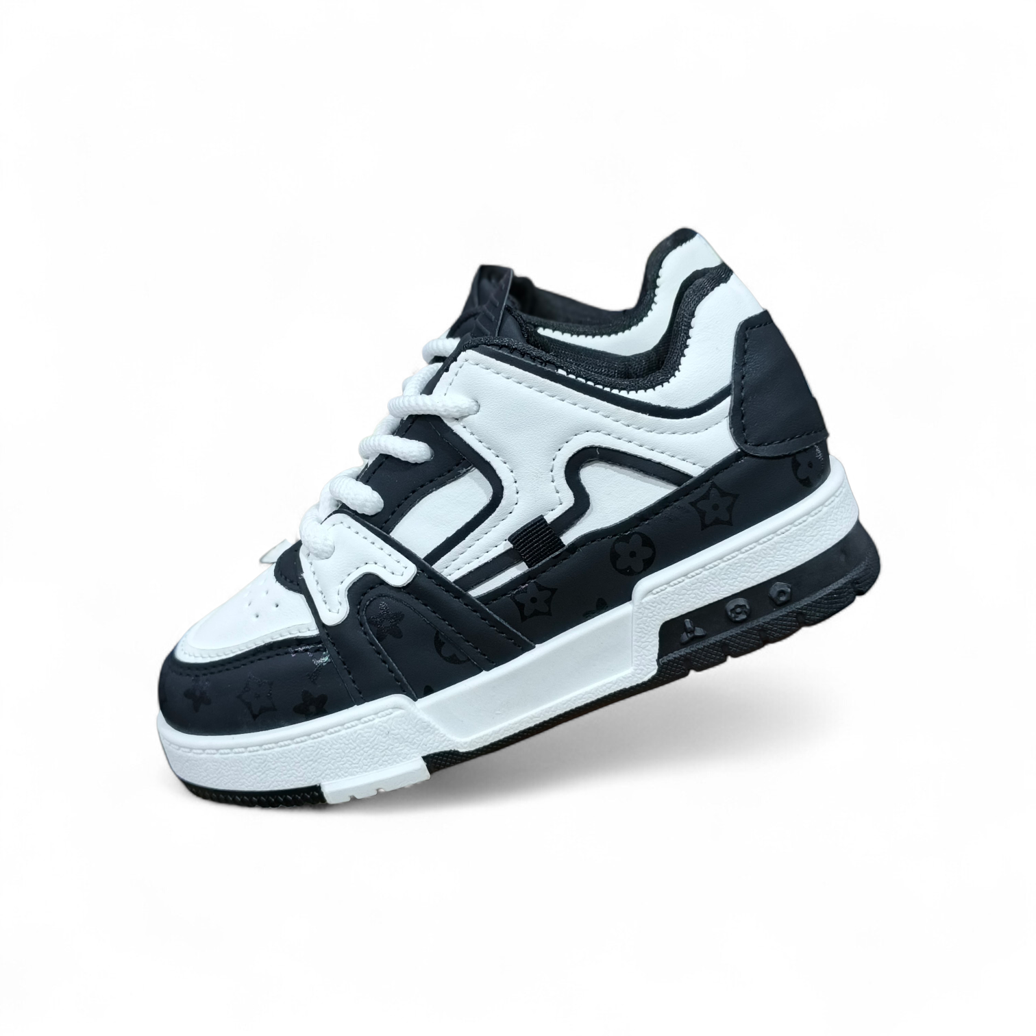 Classic Black & White Kids' Sneakers. Durable and stylish sneaker for Kids. Kids Everyday sneakers. Two tone shoes, lightweight and supportive sneaker trainers, easy to wear and durable.