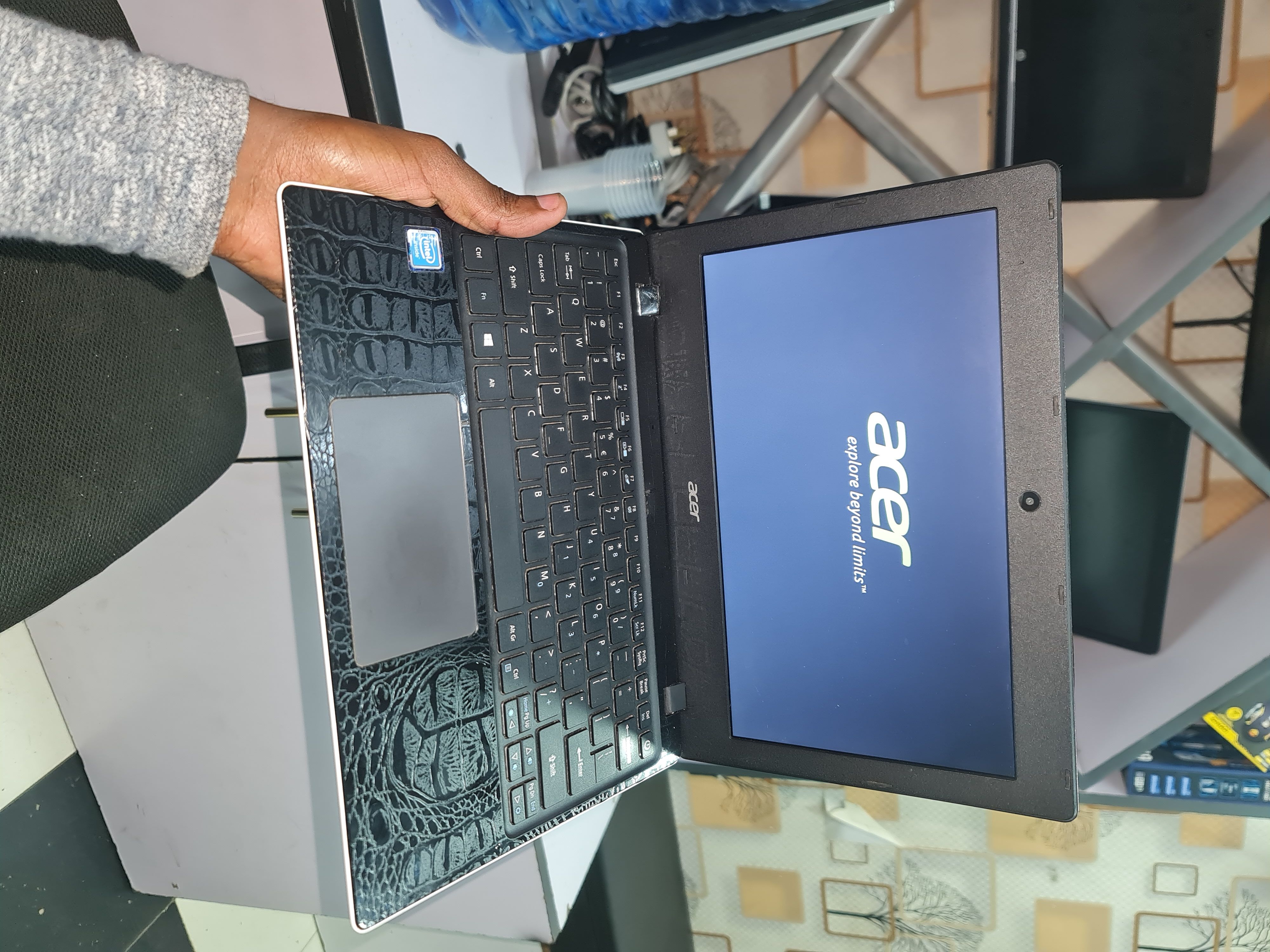 Acer Aspire One Cloudbook AO1-132 Intel® Celeron® N3050 MINI Laptop 29,5 cm (11.6") HD 2 GB DDR3L-RS-SDRAM 32 GB EMMC STORAGE Wi-Fi 5 (802.11ac) Windows 10 PRO Black: