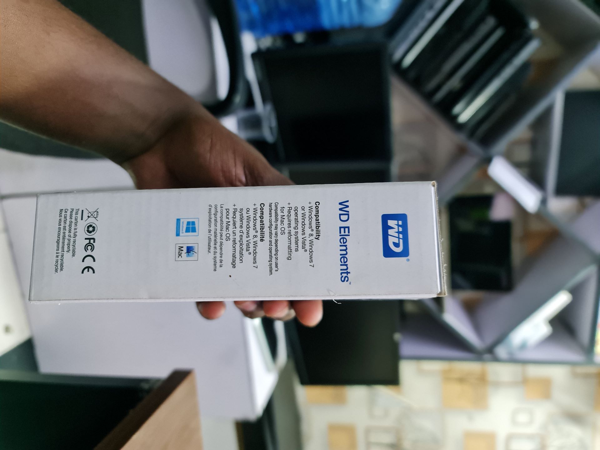 Western Digital WD Elements 500GB External HardDisk Drive USB 3.0 BLACK.CLASSY LIGHT WEIGHT HARD DRIVE WITH 3.0 USB FOR SEAMLESS DATA TRANSFER AND STORAGE