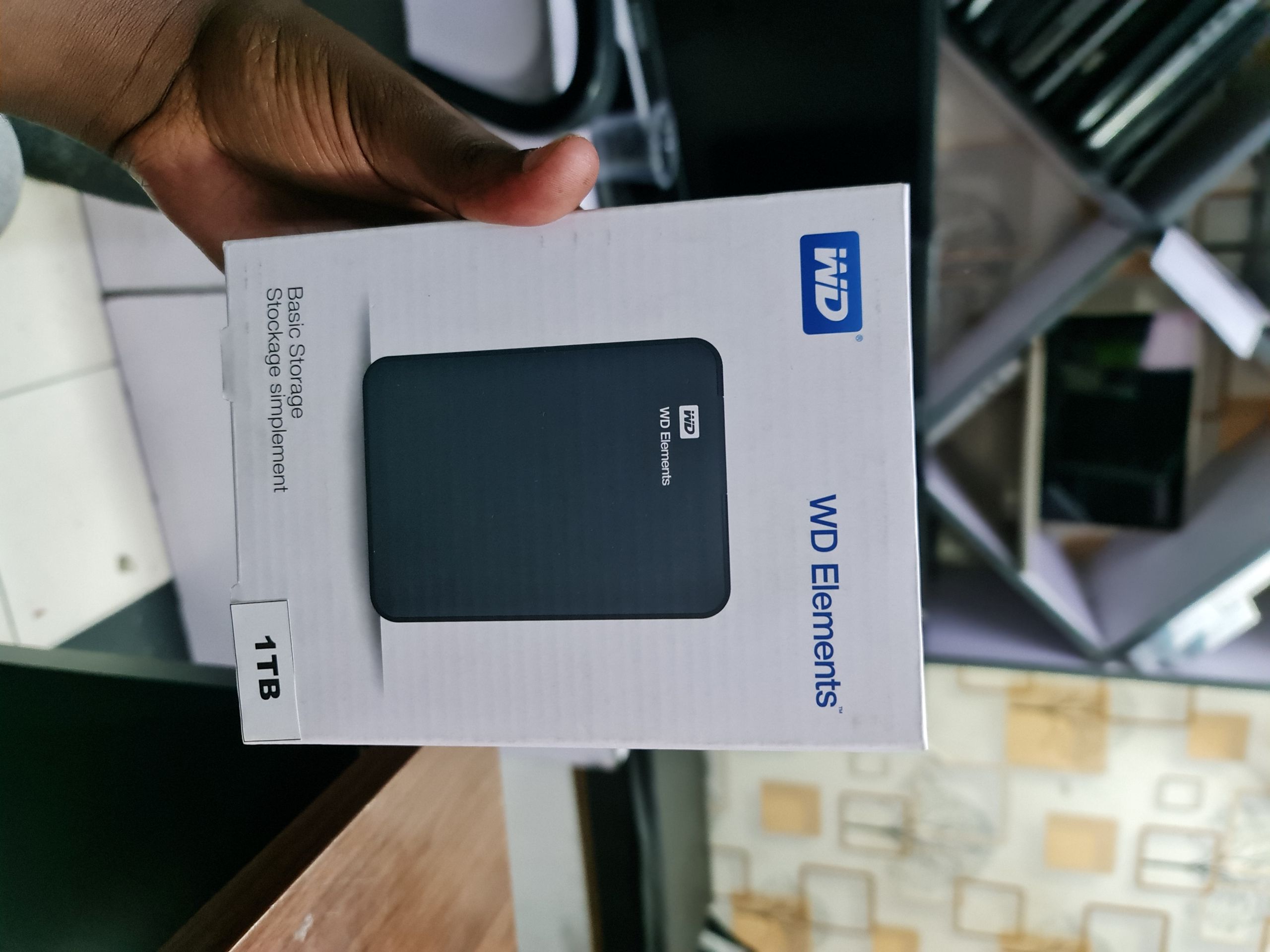 Western Digital (WD) 1TB Elements Portable External Hard Drive 3.0 USB FOR SEAMLESS DATA TRANSFER LIGHT WEIGHT AND CLASSY.