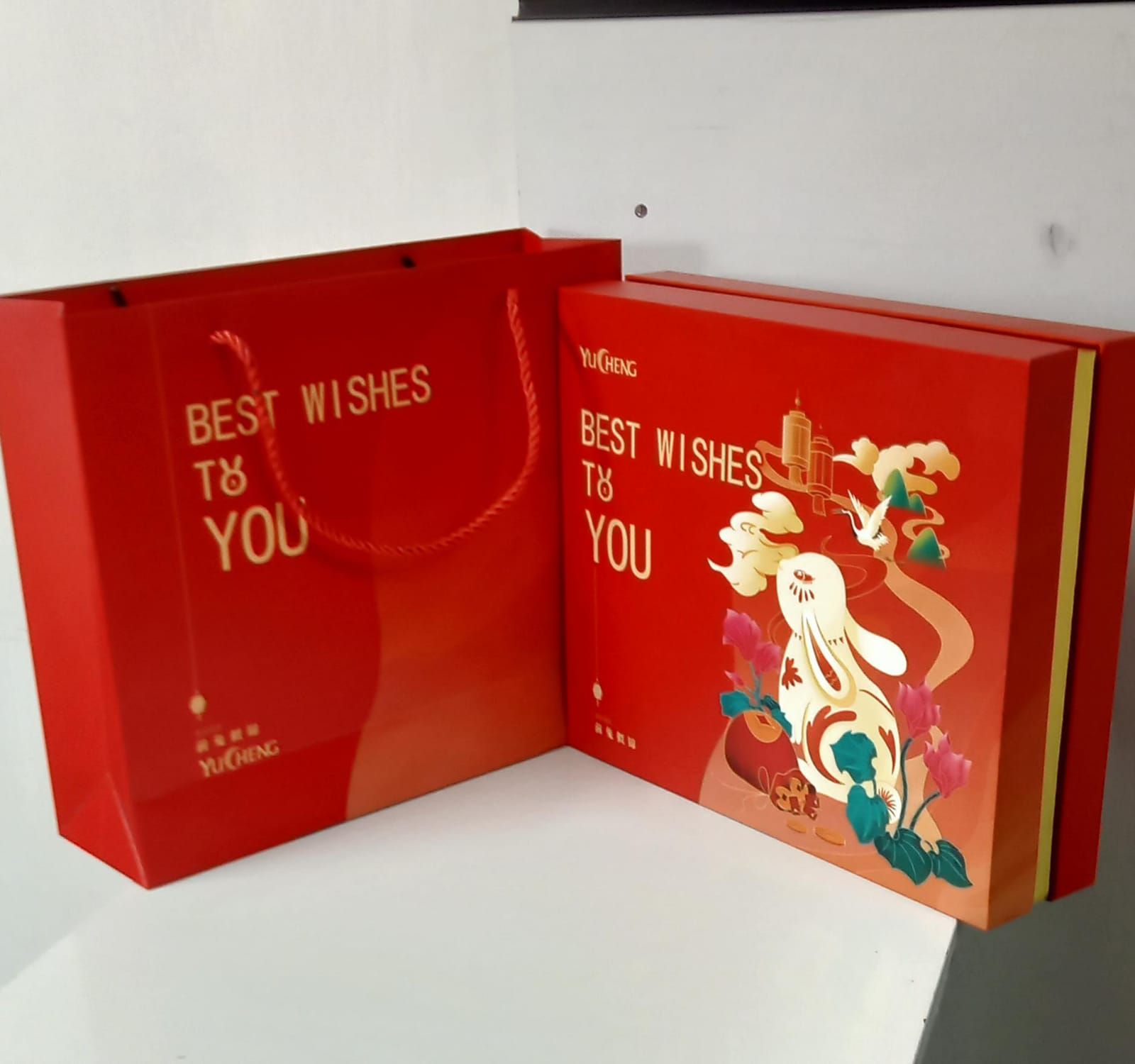 Valentine gift Promotional gift :fan umbrella and glass bottle idea giveaway, new product gift set for business corporate items gift set ideal also for birthday, anniversary, appreciation gifts etc