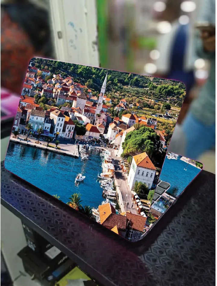 BEACH TOWN GRADIENT BUTTERFLY LAPTOP SKIN/COVER/STICKER, For Laptop Size 11" 13.3" 14" 15" 15.4" 15.6 Universal Vinyl Skin Sticker Cover.