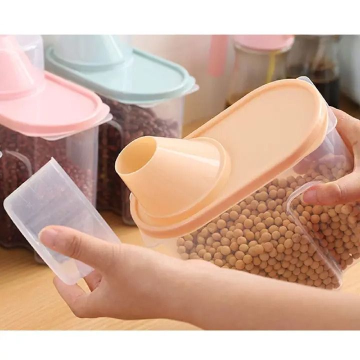2L CEREAL CONTAINER WITH COVER 🥣 Keep your cereals, grains, and snacks fresh, organized, and easy to access with this durable 2L cereal container. Perfect for home kitchens, pa