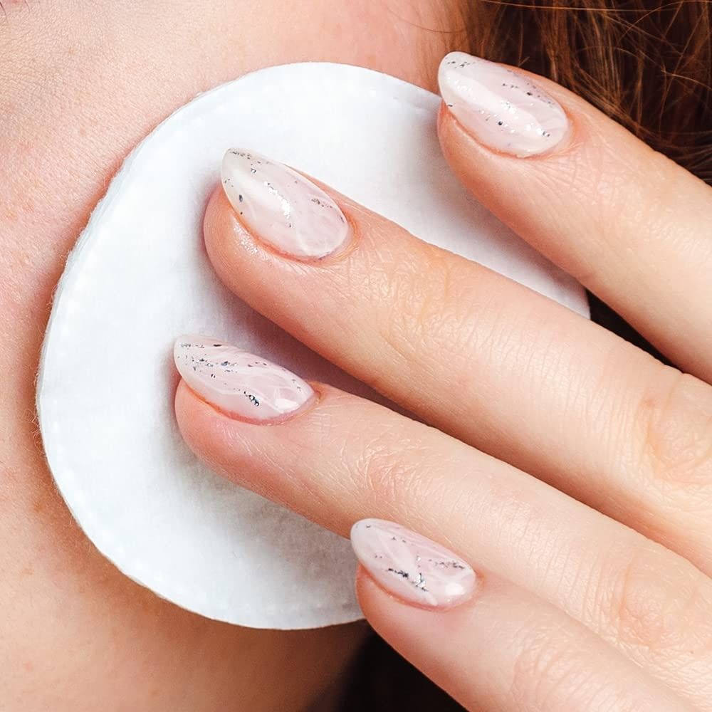 Disposable Round Facial Cleansing Cotton Pads,Suitable For Face Cleaning, Makeup, Moisturizing And Nail Polish Removal view 10