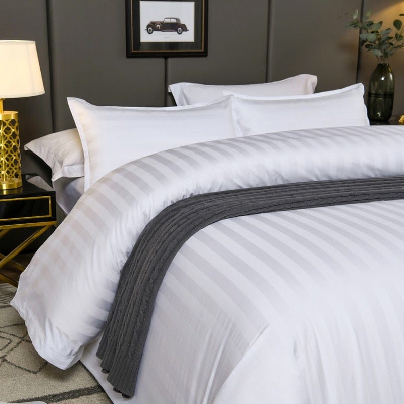 6pcs COTTON SATEEN DUVET COVER SET (6*7)
 Featuring a stunning duvet cover, a soft bedsheet, and four elegant pillowcases for ultimate comfort and style in your bedroom.