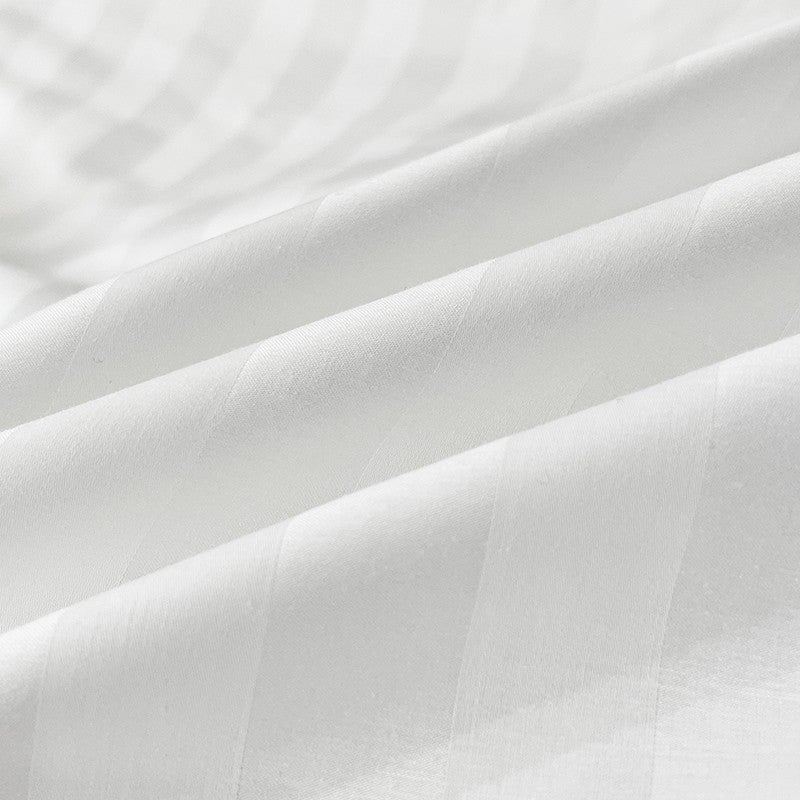 6pcs COTTON SATEEN DUVET COVER SET (6*7)
 Featuring a stunning duvet cover, a soft bedsheet, and four elegant pillowcases for ultimate comfort and style in your bedroom.