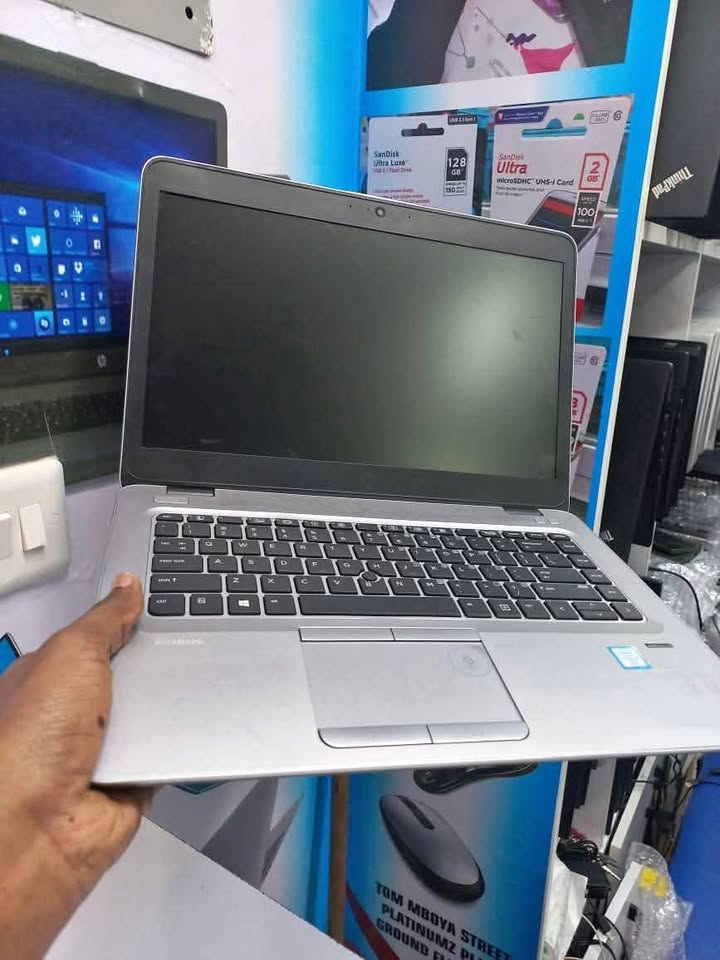 HP EliteBook 840 G2 with Intel Core i5, 8 GB RAM, and 500 GB HDD or custom SSD configuration: