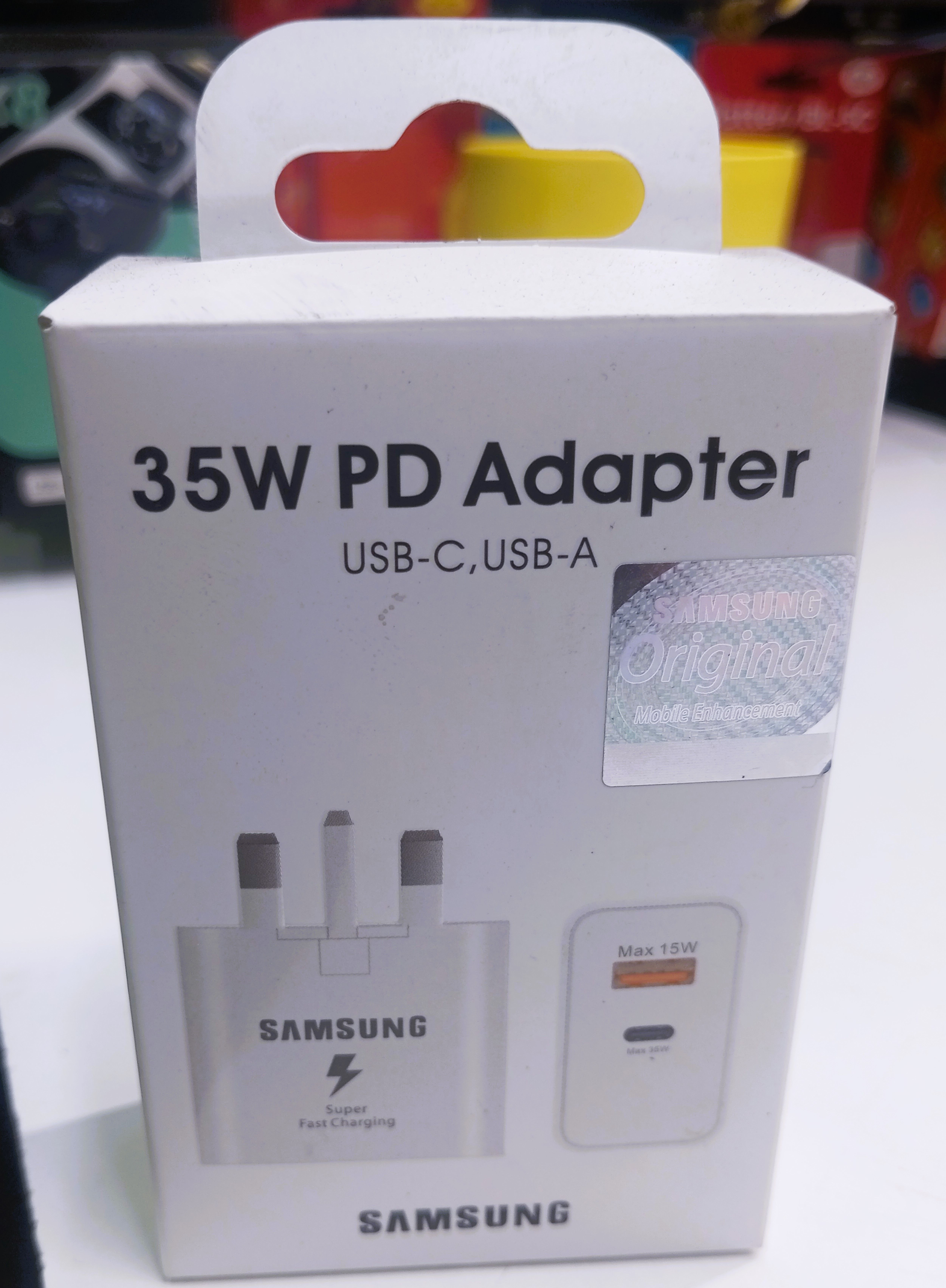 Samsung 35W Dual header with two output ports, USB-C 35W max and USB-A 15W max, White