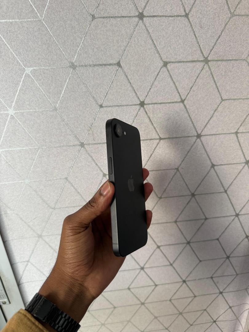 iphone 16e 256gb Brand New