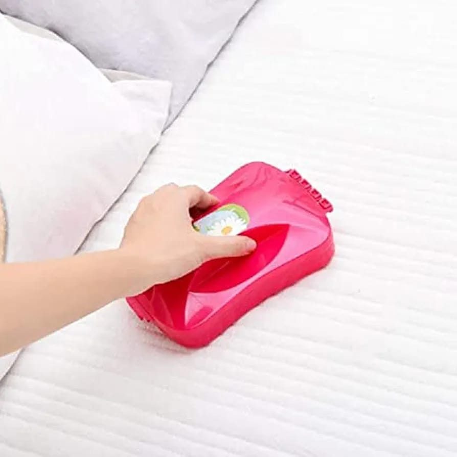 Manual carpet brush 4line heavy mini vacuum cleaner Manual carpet brush vacuum cleaner, no electricity and no batteries meaning it can be used in any setting Handheld brush which can be used anywhere.
