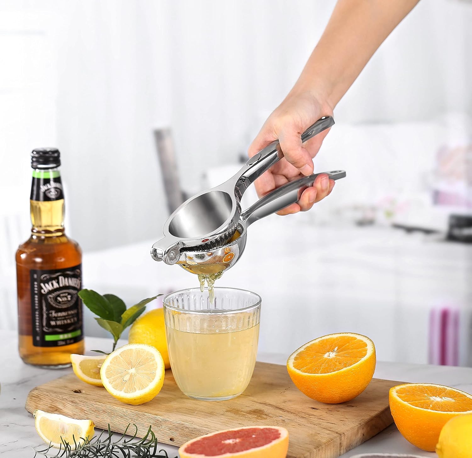 Handheld Lemon Squeezer - Heavy Duty Manual Juicer & Lemon Juicer Hand Press With Curved Handle - Manual Lemon Lime Squeezer & Metal Citrus Squeezer For Extracting Juices