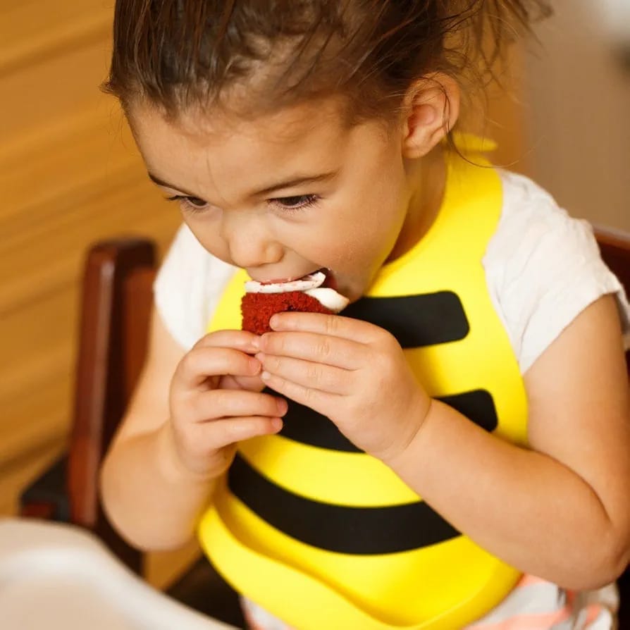 1pc Silicon beeb ,make your childs life enjoyable and keep  them clean away from food stains by using this baby feeder,its easy to clean