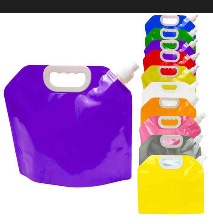1pc Foldable water bottle/bag  made of plastic suitable for picnics and home use ,its easy to carry because it has  a handle which fits your handle