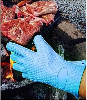 1pc silicon oven kitchen gloves,this gloves makes sure that your hands remains clean all  throug during your kitchen activities they come in a pair