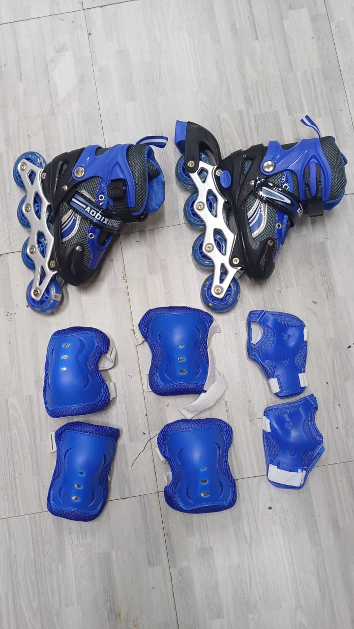 ✅️SUPER QUALITY ✅️Roller Speed Skating Shoes. Adjustable roller skates shoes Protective lining in the skate shoes. Comfortable lights in the wheels for security purposes