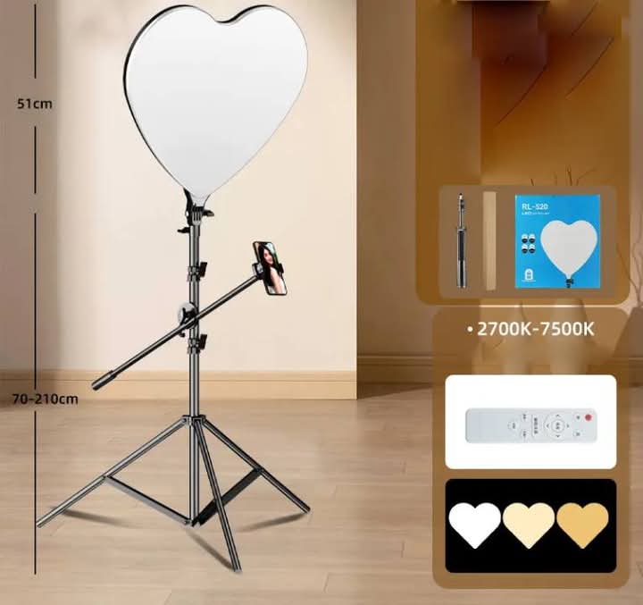 HEART-SHAPED LIGHTING RING 13″ 32CM WHITE WITH TRIPOD RL-500