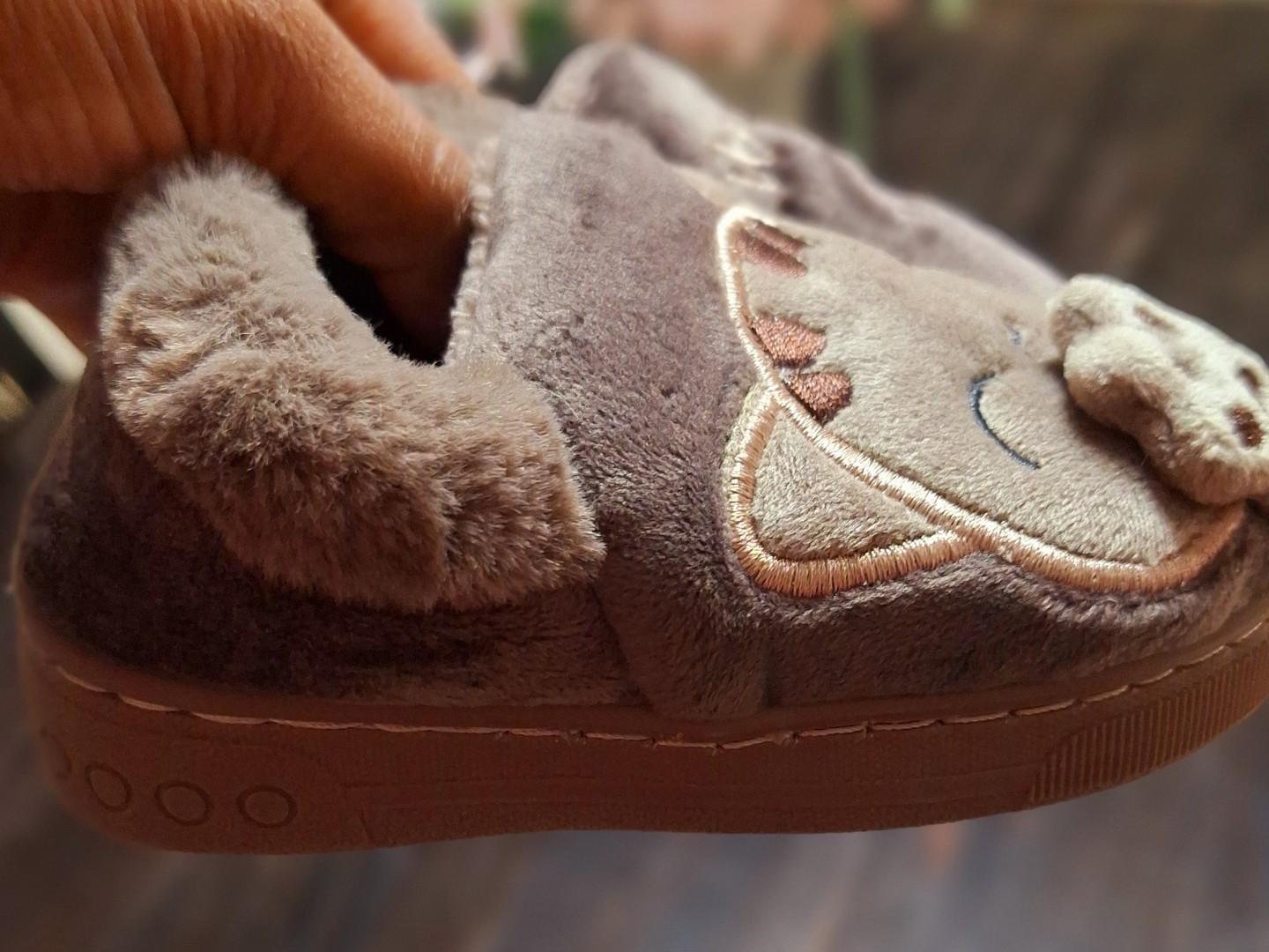 Indoor slippers: warm flush comfortable indoor home ant slip sandles shoes for men women kids
